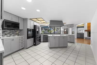 2700 Sedgefield Court E, Clearwater, FL 33761 - Photo 9