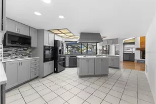 2700 Sedgefield Ct E, Clearwater, FL 33761 - Photo 9