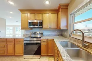 2110 W View Dr, Sun City Center, FL 33573 - Photo 25