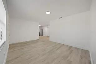 3638 14th Ave S, Saint Petersburg, FL 33711 - Photo 9