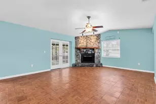 1712 N Club Ct, Tampa, FL 33612 - Photo 7