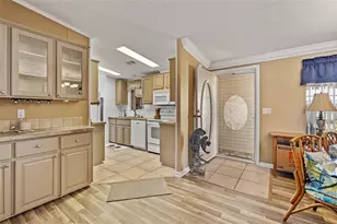 134 Americana Ct NE, Saint Petersburg, FL 33702 - Photo 9