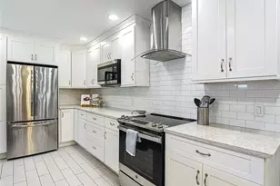 11431 Dollar Lake Dr, Port Richey, FL 34668 - Photo 7