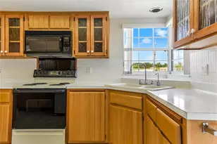 13883 Jamaica Dr, Seminole, FL 33776 - Photo 9