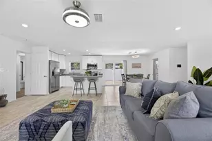 8050 Carolyn St NE, Saint Petersburg, FL 33702 - Photo 5