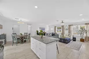 8050 Carolyn St NE, Saint Petersburg, FL 33702 - Photo 13