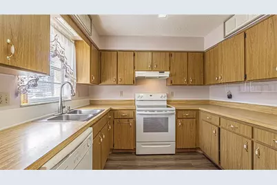 37403 Stanford Avenue, Zephyrhills, FL 33541 - Photo 17