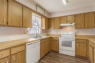 37403 Stanford Ave, Zephyrhills, FL 33541 - Photo 13