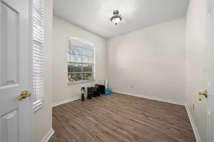 27338 Hollybrook Trail, Wesley Chapel, FL 33544 - Photo 9