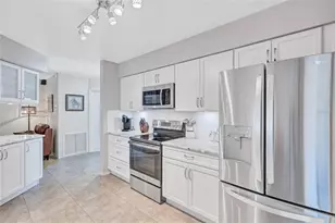 8243 37th Ave N, Saint Petersburg, FL 33710 - Photo 13