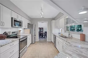 8243 37th Ave N, Saint Petersburg, FL 33710 - Photo 11