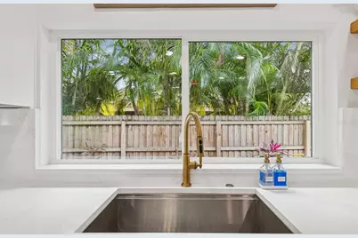 5213 Venetian Boulevard NE, Saint Petersburg, FL 33703 - Photo 17