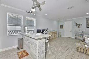 5227 Admiral Pointe Dr, Apollo Beach, FL 33572 - Photo 5