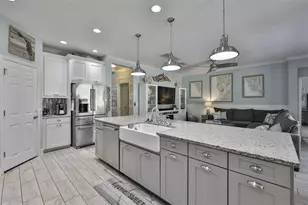5227 Admiral Pointe Dr, Apollo Beach, FL 33572 - Photo 7