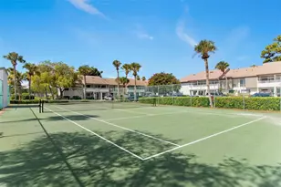 2075 Lakewood Club Dr S, Saint Petersburg, FL 33712 - Photo 27