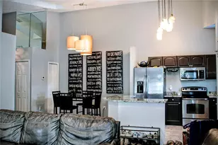 11808 Skylake Pl, Tampa, FL 33617 - Photo 7