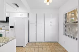 5775 Park St N, Saint Petersburg, FL 33709 - Photo 3