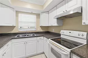 6098 22nd Ave N, Saint Petersburg, FL 33710 - Photo 9