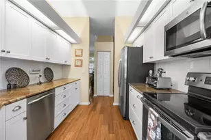 6955 Stetson St Cir, Sarasota, FL 34243 - Photo 9