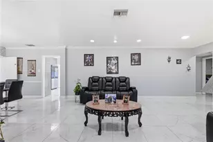 1506 S Oregon Cir, Tampa, FL 33612 - Photo 11