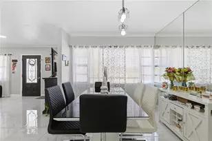 1506 S Oregon Cir, Tampa, FL 33612 - Photo 17