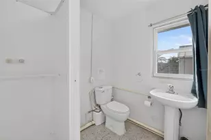 3946 Omega Cir, Sarasota, FL 34235 - Photo 31