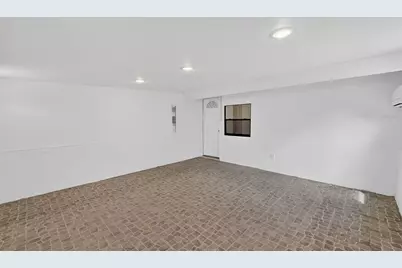 3946 Omega Circle, Sarasota, FL 34235 - Photo 33