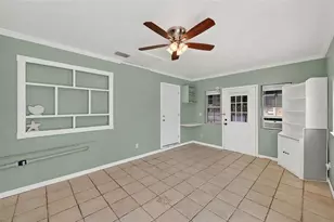 3946 Omega Cir, Sarasota, FL 34235 - Photo 29