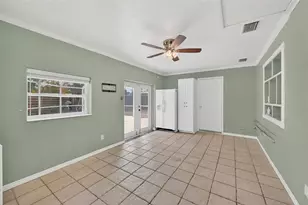 3946 Omega Cir, Sarasota, FL 34235 - Photo 27