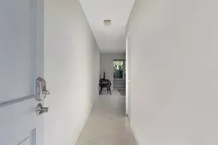 5660 80th St N, Saint Petersburg, FL 33709 - Photo 5