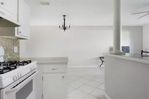 5660 80th St N, Saint Petersburg, FL 33709 - Photo 9