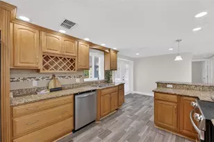 827 Seabreeze Dr, Ruskin, FL 33570 - Photo 23