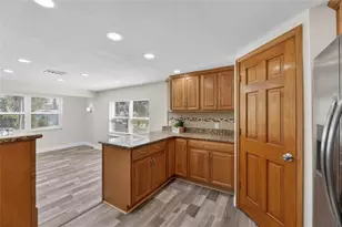 827 Seabreeze Dr, Ruskin, FL 33570 - Photo 27