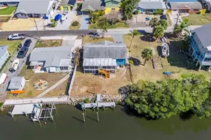 827 Seabreeze Dr, Ruskin, FL 33570 - Photo 65