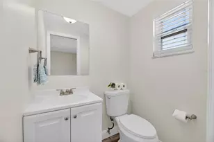 827 Seabreeze Dr, Ruskin, FL 33570 - Photo 39