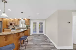 827 Seabreeze Dr, Ruskin, FL 33570 - Photo 31