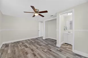 827 Seabreeze Dr, Ruskin, FL 33570 - Photo 37