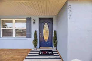 827 Seabreeze Dr, Ruskin, FL 33570 - Photo 9