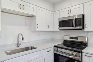 14919 N Bayshore Dr, Madeira Beach, FL 33708 - Photo 9