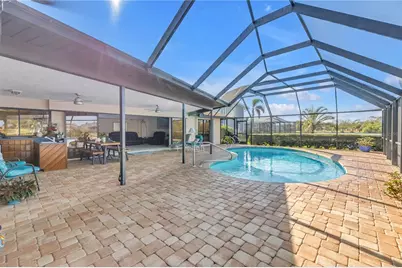 771 Suwannee Court NE, Saint Petersburg, FL 33702 - Photo 9