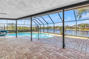 771 Suwannee Ct NE, Saint Petersburg, FL 33702 - Photo 9