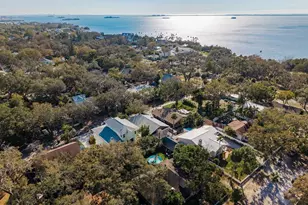 550 Ontario Ave, Crystal Beach, FL 34681 - Photo 33