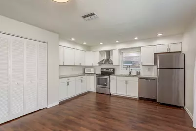 550 Ontario Avenue, Crystal Beach, FL 34681 - Photo 9