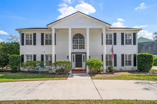 2102 S Fore Cir, Tampa, FL 33612 - Photo 1