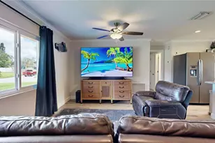 6947 114th St, Seminole, FL 33772 - Photo 11