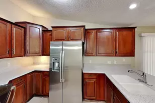 2275 Cork Oak St E, Sarasota, FL 34232 - Photo 7