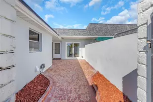 285 Boca Ciega Point Blvd N, Saint Petersburg, FL 33708 - Photo 3