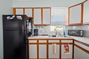 36821 Grace Ave, Zephyrhills, FL 33542 - Photo 9