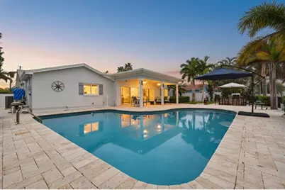 136 Windward Island, Clearwater Beach, FL 33767 - Photo 3