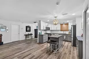 136 Windward Island, Clearwater Beach, FL 33767 - Photo 17